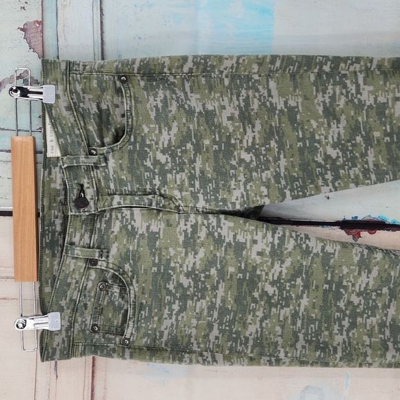 Rag & Bone Camo Digital Print Skinny Jeans - Picture 3 of 9